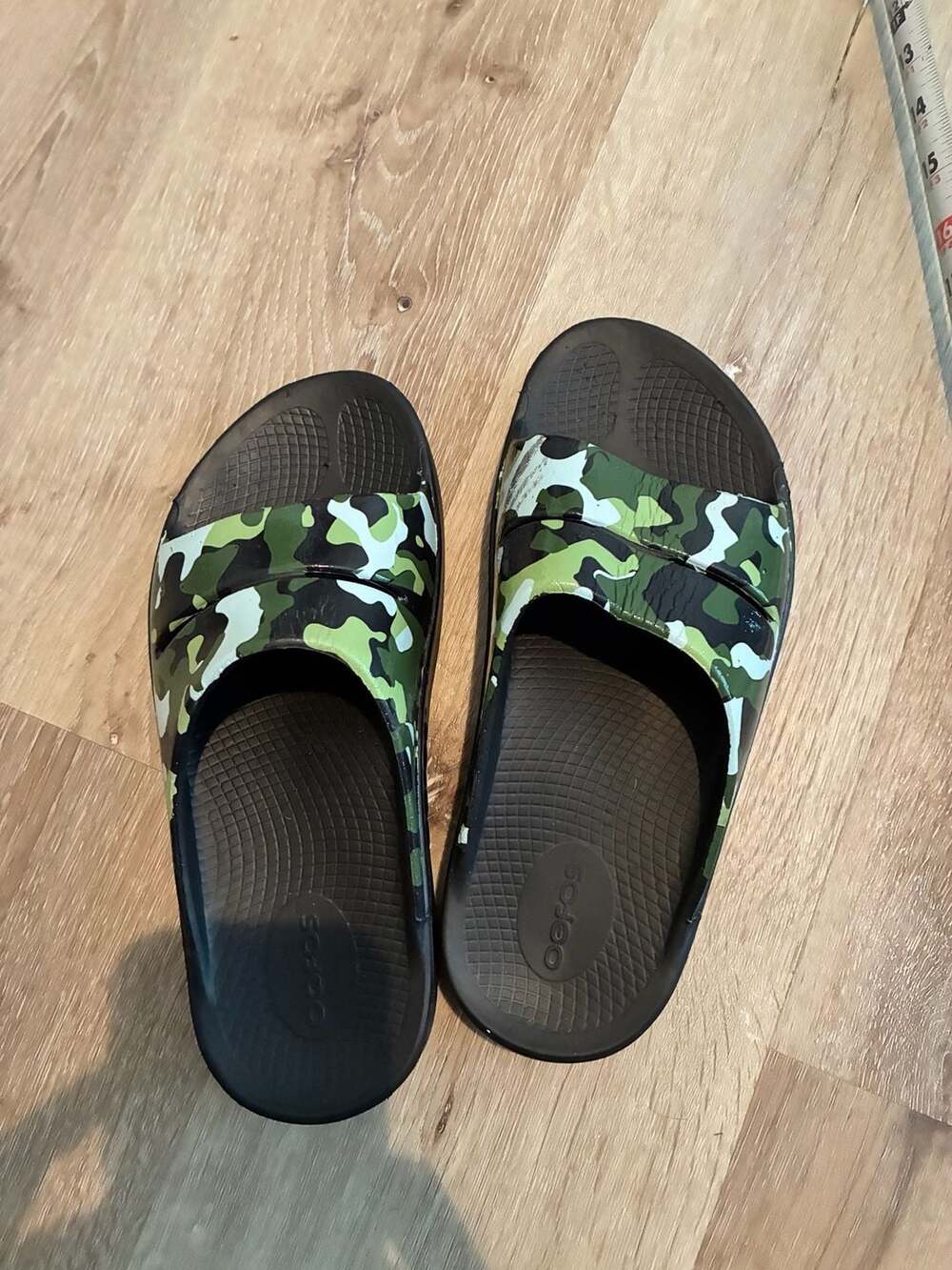 OOFOS OOahh Sport Slide Sandal Green Camo Size 6